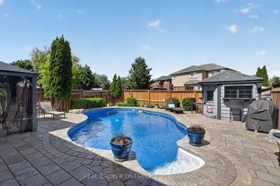 74 Harley Avenue, Halton Hills, On L7g 5r8