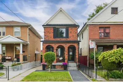 7 Pendrith Street, Toronto, On M6g 1r6