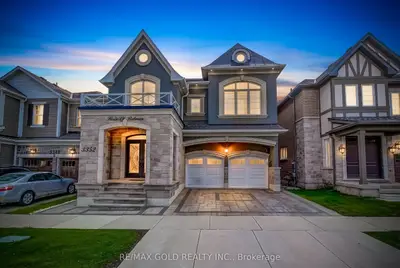 Detached in Oakville