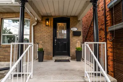 117 Regent Street, Toronto, On M6m 3v6