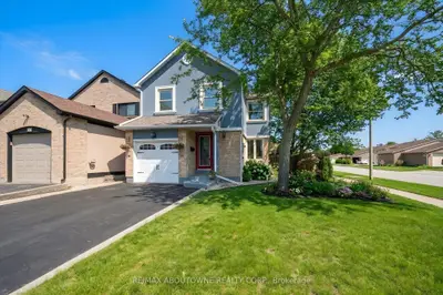 Detached in Oakville