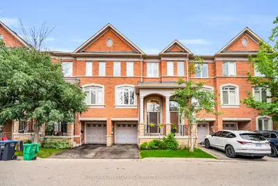 Att/Row/Townhouse in Mississauga