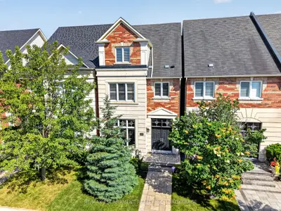 Att/Row/Townhouse in Mississauga