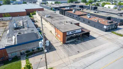 41 Advance Road, Toronto, On M8z 2s6