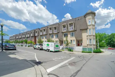 Condo Townhouse in Toronto