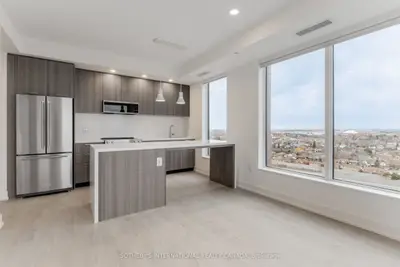 29 York Garden Way 1809, Toronto, On M6a 2v1