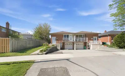 Semi-Detached in Mississauga