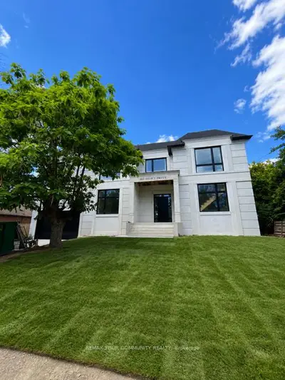 483 Selsey Drive, Mississauga, On L5a 1b7