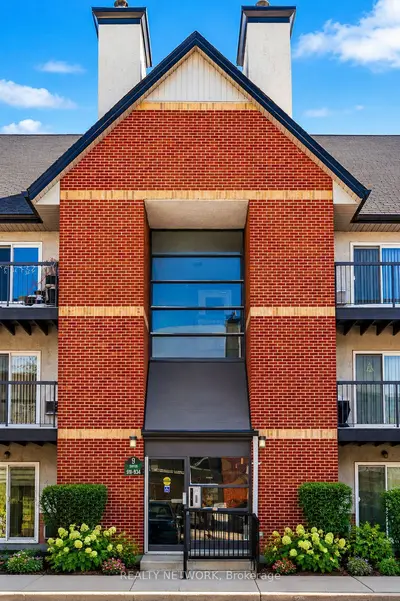 Condo Apartment in Oakville