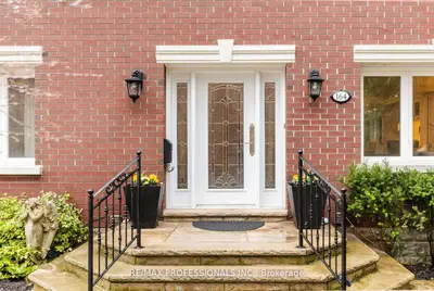 164 Morningside Avenue, Toronto, On M6s 1e3