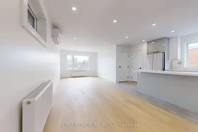 Condo Townhouse in Toronto