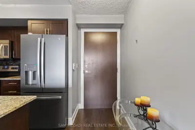 2 Eva Road 630, Toronto, On M9c 0a9