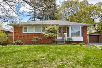 Detached in Oakville
