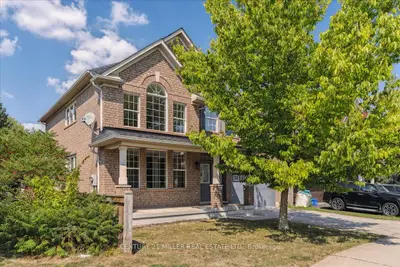 Detached in Oakville