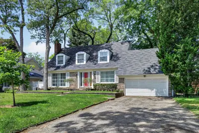 52 Valecrest Drive, Toronto, On M9a 4p6