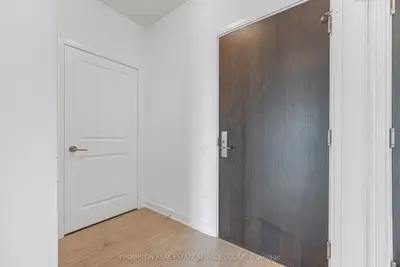 8 Nahani Way 3320, Mississauga, On L4z 0c6