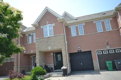 Att/Row/Townhouse in Mississauga