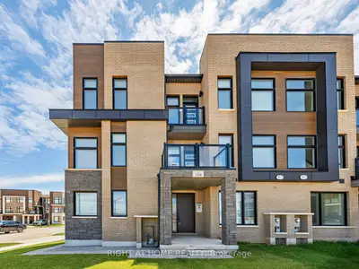 Att/Row/Townhouse in Oakville