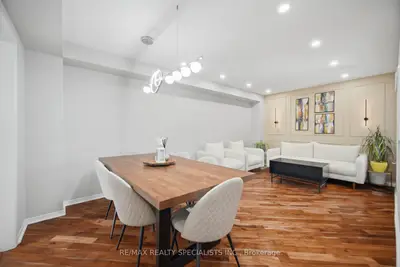 Condo Townhouse in Mississauga