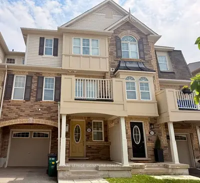 Att/Row/Townhouse in Milton