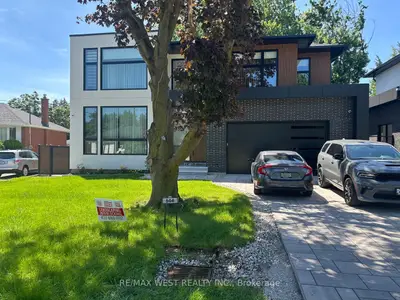 Detached in Oakville