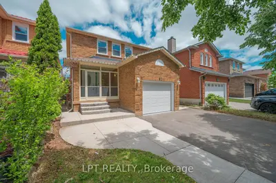 82 Michigan Avenue, Brampton, On L6y 4p1