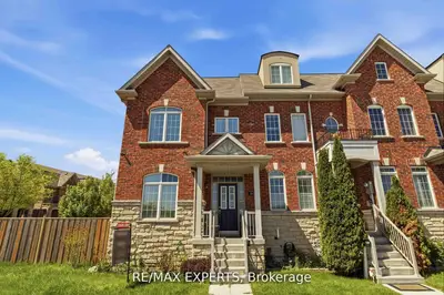 245 Isaac Devins Boulevard, Toronto, On M9m 0b6