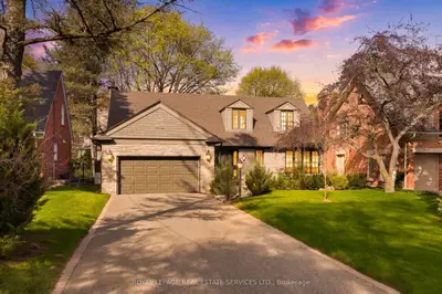 59 Edgevalley Drive, Toronto, On M9a 4p2