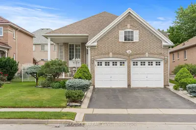 24 Fletchers Creek Boulevard, Brampton, On L6x 4r6
