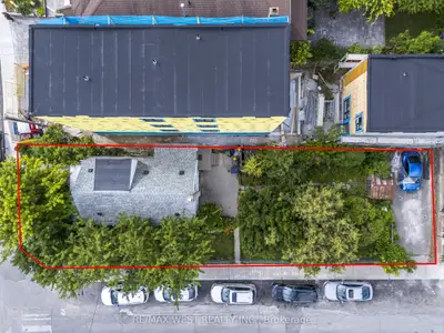 48 Ennerdale Road, Toronto, On M6e 4c3