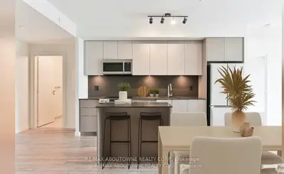 133 Bronte Road B0402, Oakville, On L6l 3c1