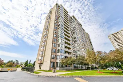Common Element Condo in Brampton