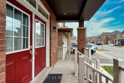 54 Tysonville Circle, Brampton, On L7a 4b1