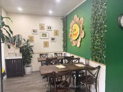 400 Dundas Street 103, Mississauga, On L5a 1x5