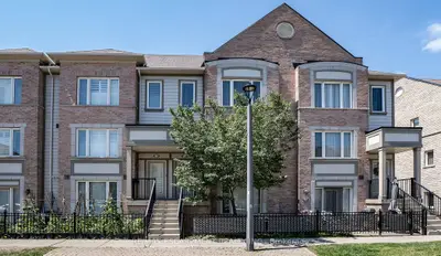 Condo Townhouse in Mississauga