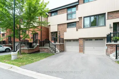 Condo Townhouse in Toronto