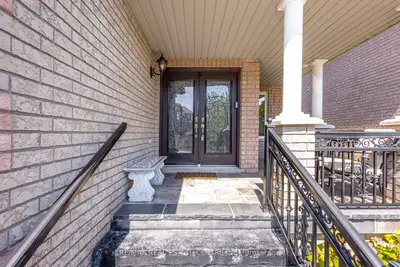 5588 Doctor Peddle Crescent, Mississauga, On L5m 0k6