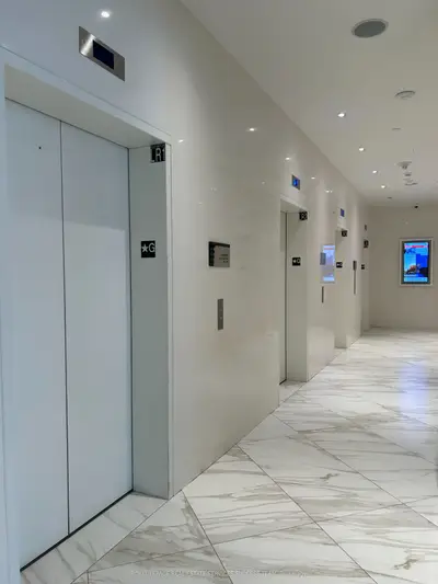 Condo Apartment in Mississauga