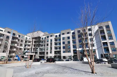 Condo Apartment in Milton