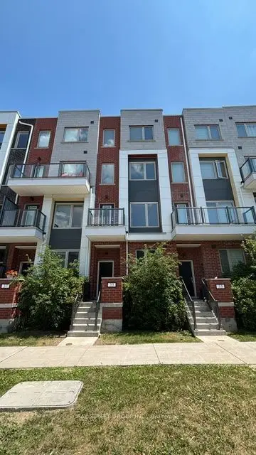 Att/Row/Townhouse in Toronto