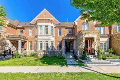 Att/Row/Townhouse in Oakville