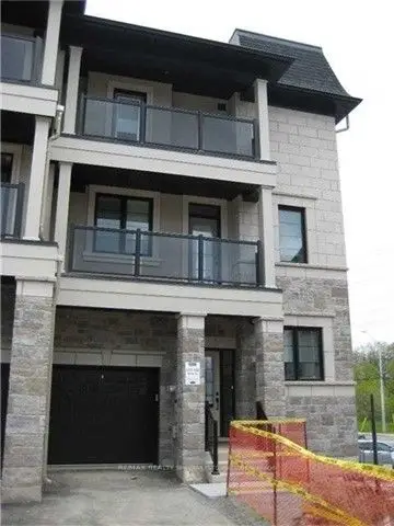 Att/Row/Townhouse in Mississauga