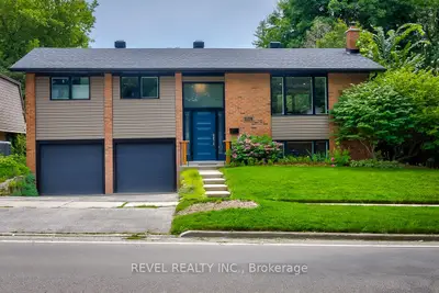Detached in Oakville
