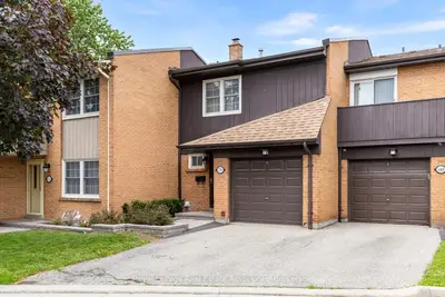Condo Townhouse in Mississauga