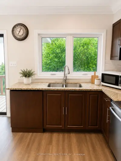 36 Ridge Road, Toronto, On M3m 1c7