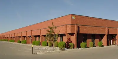 170 Wilkinson Road 12, Brampton, On L6t 4z5