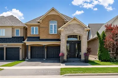 Detached in Burlington
