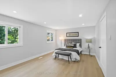 1273 Barberry Green, Oakville, On L6m 2a8