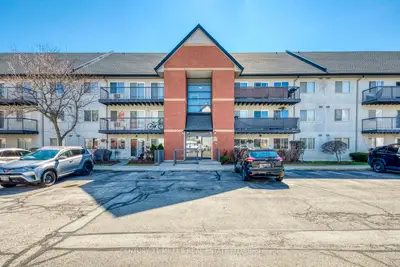 Condo Apartment in Oakville