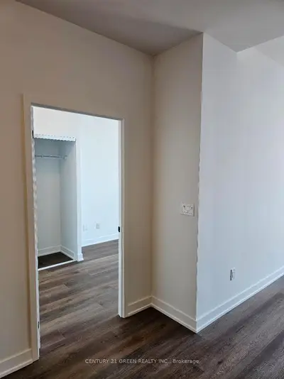 Condo Apartment in Burlington